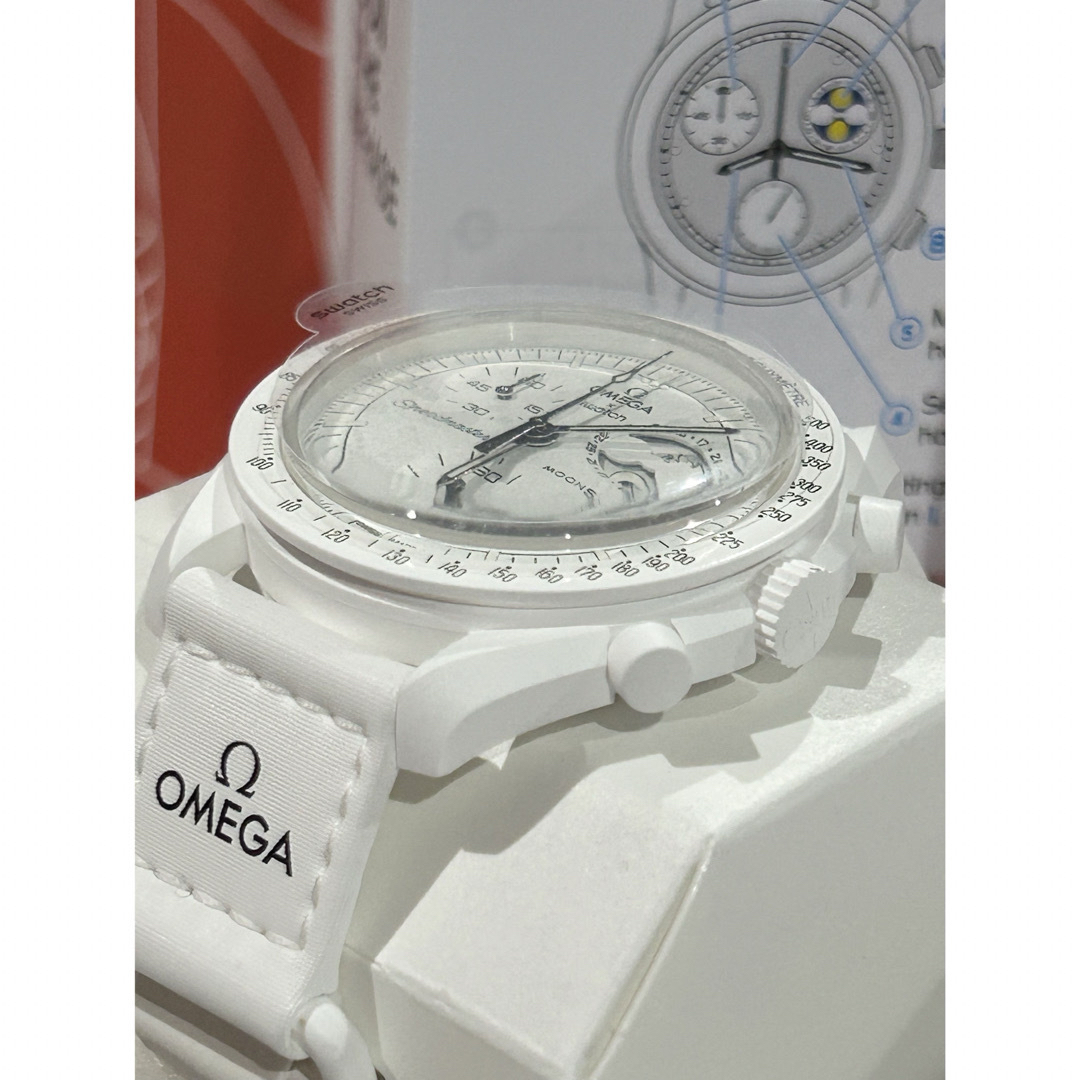 OMEGA(オメガ)のSwatch × OMEGA × Snoopy スピードマスター ムーンフェイズ メンズの時計(腕時計(アナログ))の商品写真