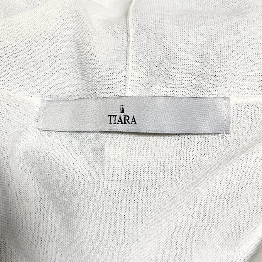 tiara(ティアラ)のTIARA ティアラ ミドル丈 カーディガン 白  長袖 トップス シンプル レディースのトップス(カーディガン)の商品写真