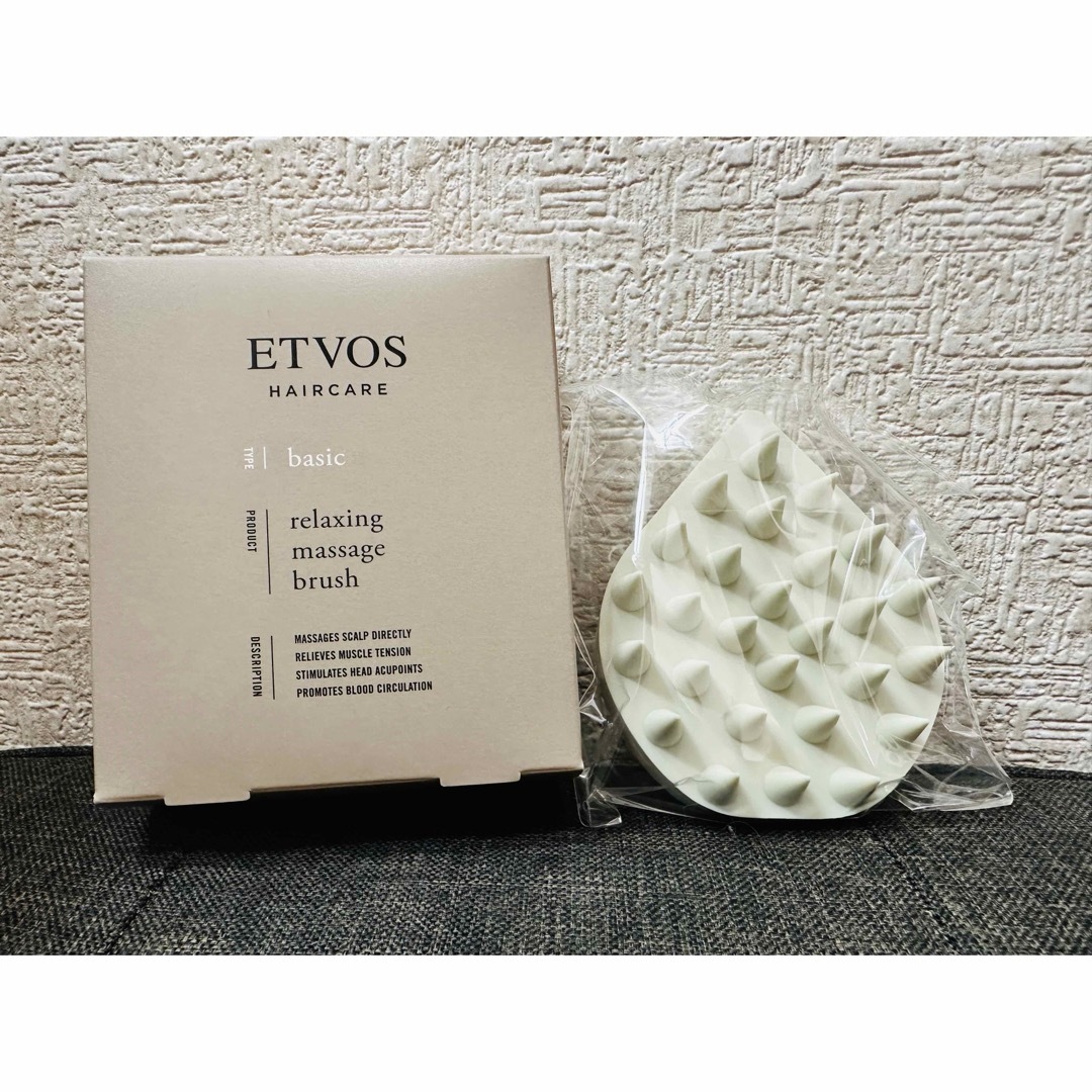 ETVOS(エトヴォス)のエトヴォス リラクシングマッサージブラシ 1個 コスメ/美容のヘアケア/スタイリング(ヘアブラシ/クシ)の商品写真