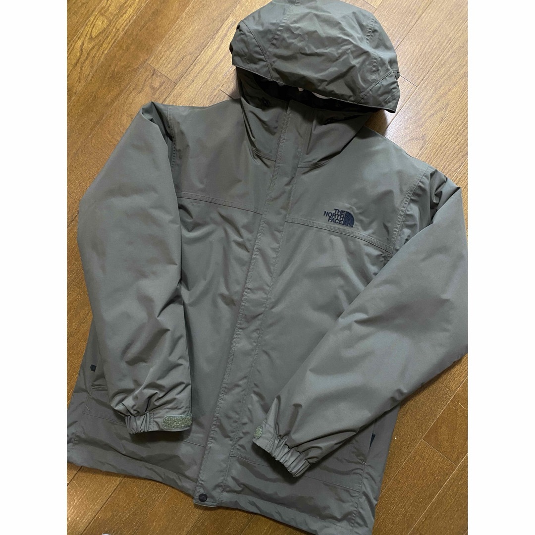 THE NORTH FACE(ザノースフェイス)の美品　ザノースフェイス　カシウストリクライメイトジャケット　Mサイズ メンズのジャケット/アウター(マウンテンパーカー)の商品写真