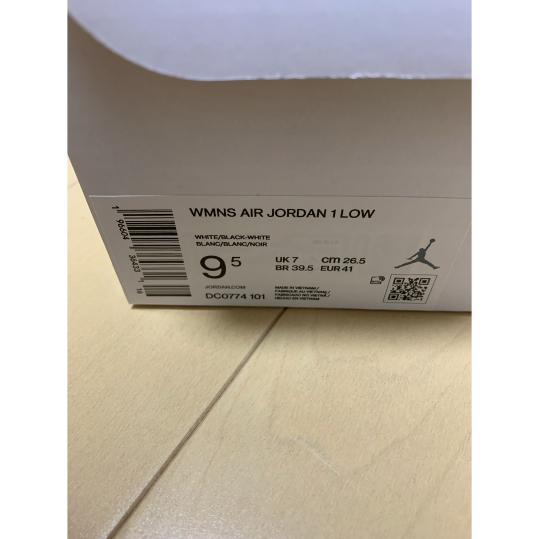 NIKE(ナイキ)のNike WMNS Air Jordan 1 Low "White/Black" メンズの靴/シューズ(スニーカー)の商品写真