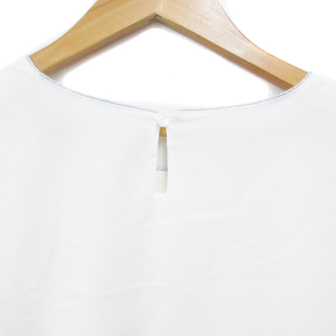 COUP DE CHANCE(クードシャンス)のクードシャンス ブラウス カットソー 半袖 ラメ 無地 38 M 白 シルバー レディースのトップス(シャツ/ブラウス(半袖/袖なし))の商品写真
