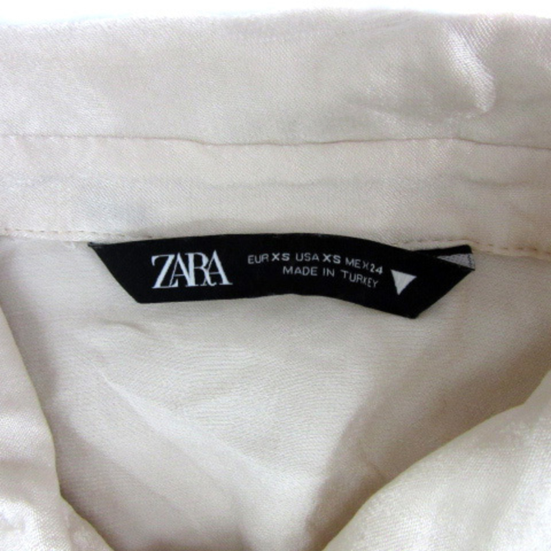 ZARA(ザラ)のザラ ZARA シャツ ブラウス 長袖 ショート丈 無地 XS ライトベージュ レディースのトップス(シャツ/ブラウス(長袖/七分))の商品写真