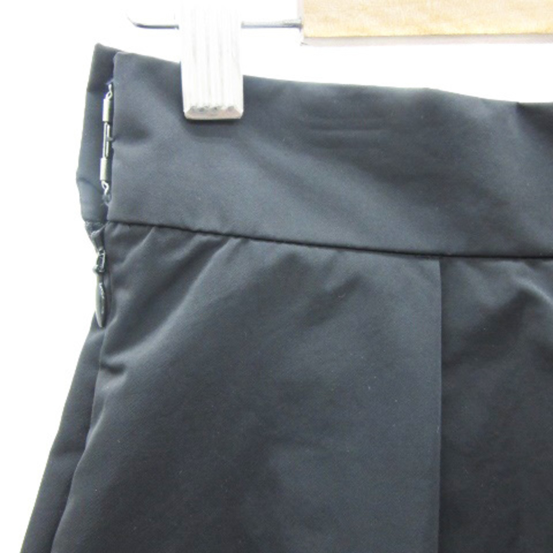BARNEYS NEW YORK(バーニーズニューヨーク)のバーニーズニューヨーク フレアスカート ひざ丈 40 L ブラック 黒 レディースのスカート(ひざ丈スカート)の商品写真