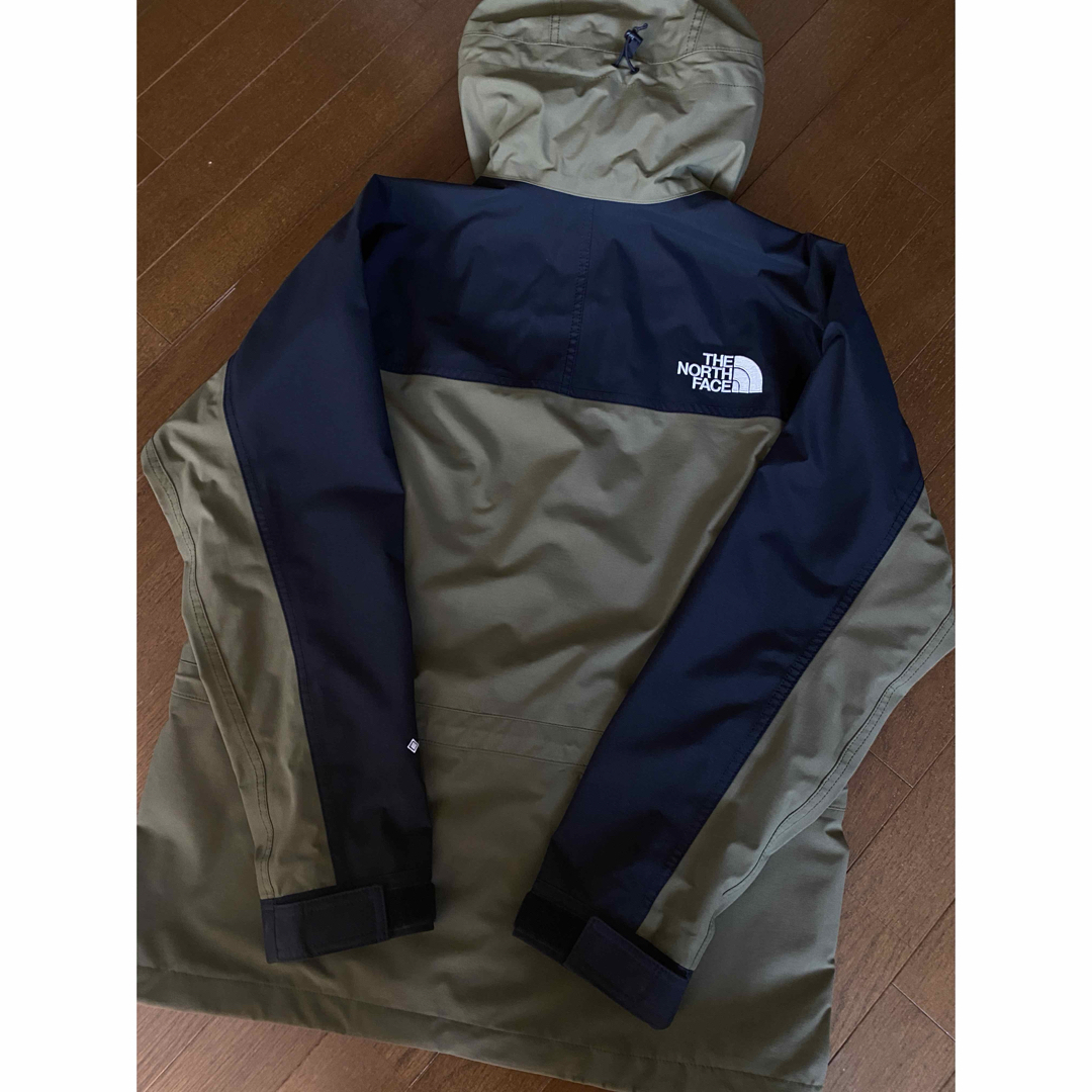 THE NORTH FACE(ザノースフェイス)の美品　THE NORTH FACE マウンテンライトジャケット Ｌサイズ メンズのジャケット/アウター(マウンテンパーカー)の商品写真