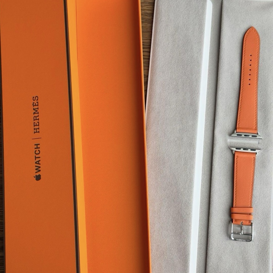 Apple(アップル)の1674 Apple Watch エルメス　オレンジ　レザー　HERMES レディースのファッション小物(腕時計)の商品写真