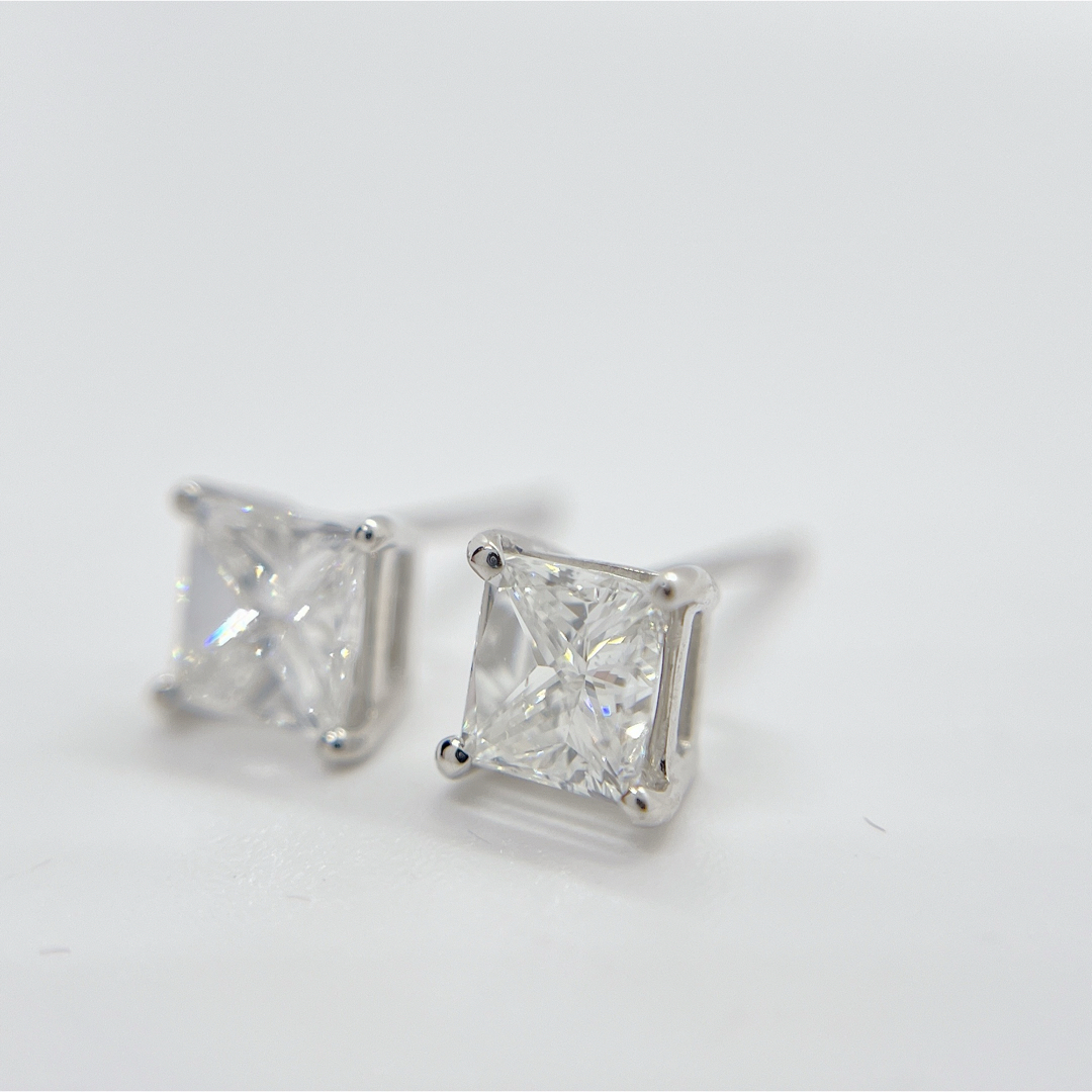 天然ダイヤモンド　計0.8ct  ピアス　プラチナ   メンズのアクセサリー(ピアス(両耳用))の商品写真