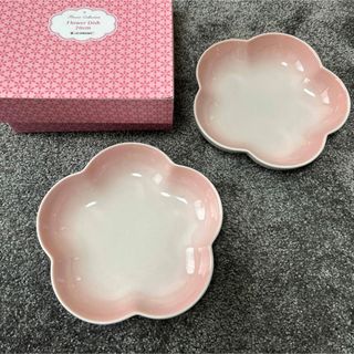 ルクルーゼ(LE CREUSET)のルクルーゼ  新品　シェルピンク　フラワーディッシュMセット(食器)