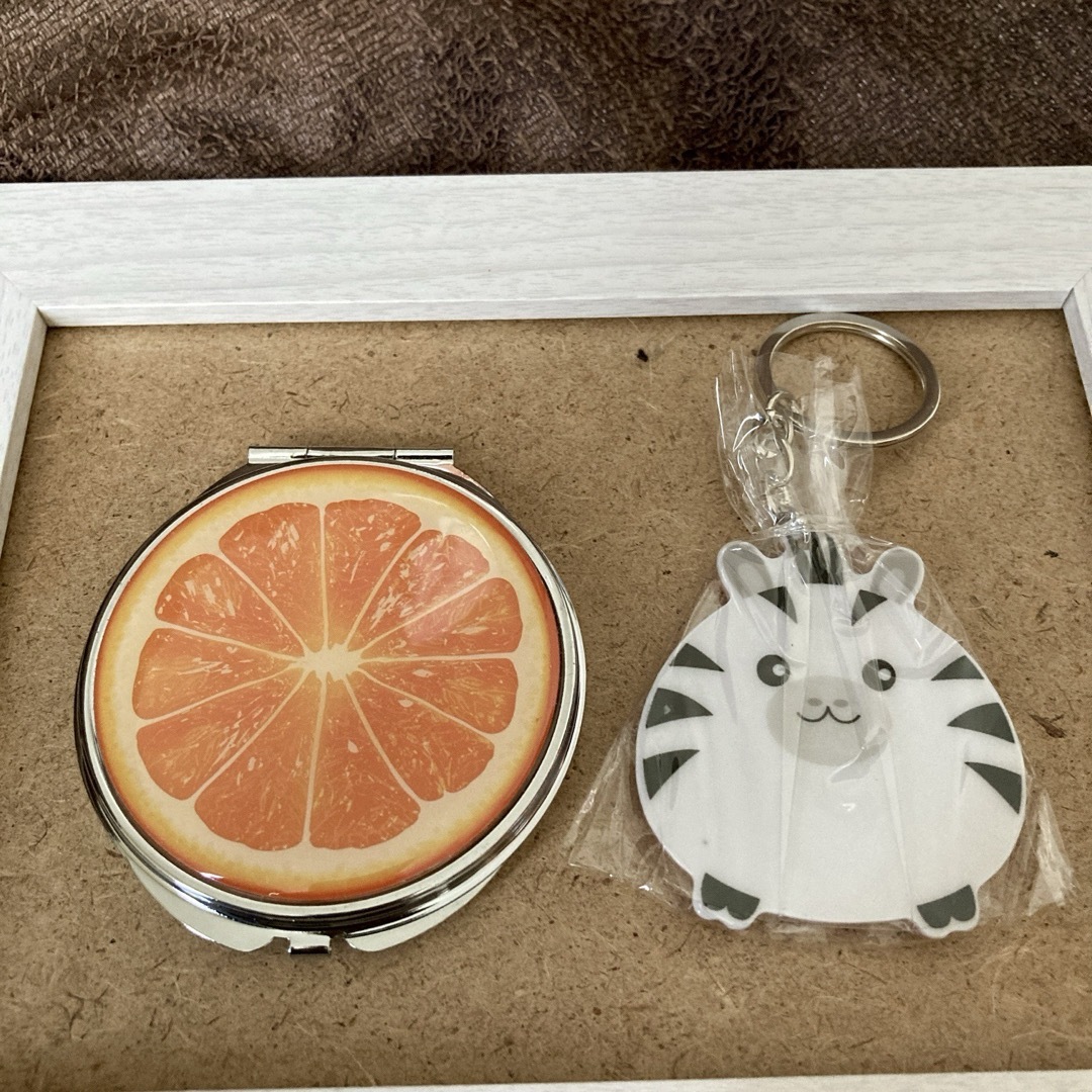 オレンジ　シマウマ？　コンパクトミラー　手鏡　セット レディースのファッション小物(ミラー)の商品写真