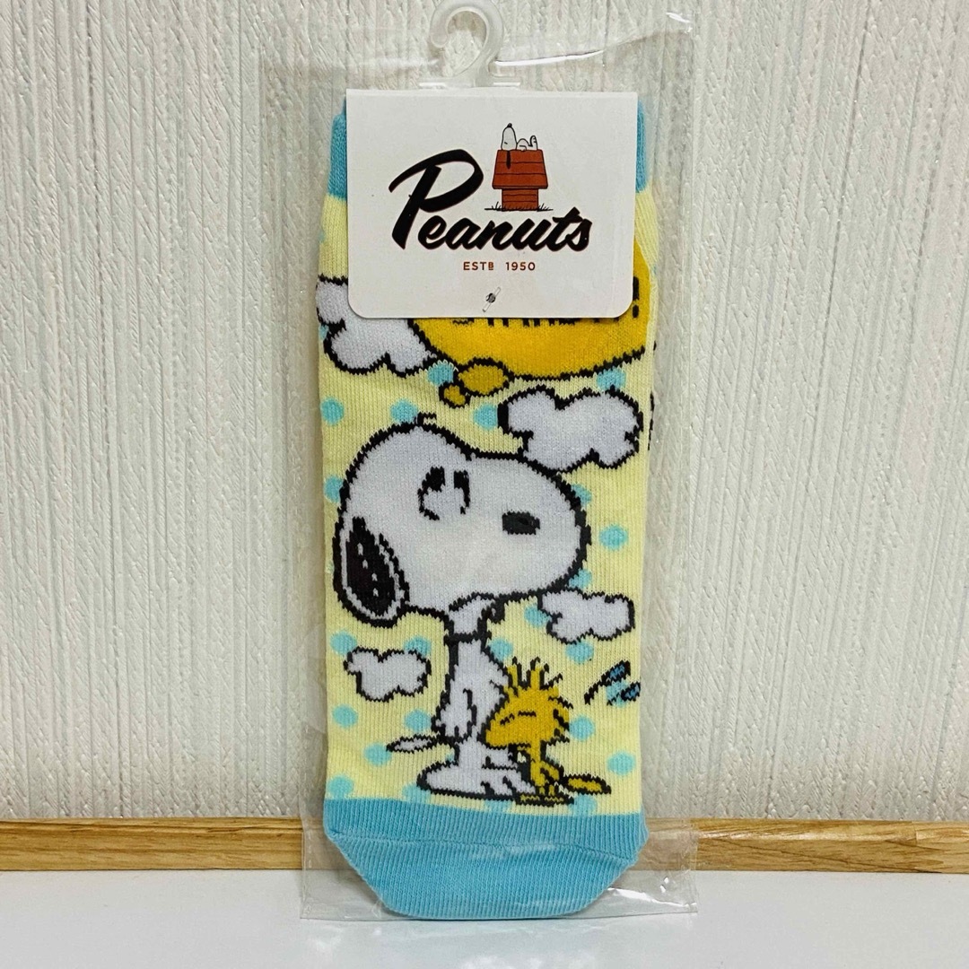 SNOOPY(スヌーピー)の新品未使用　スヌーピー　ソックス　靴下　20〜24cm レディースのレッグウェア(ソックス)の商品写真