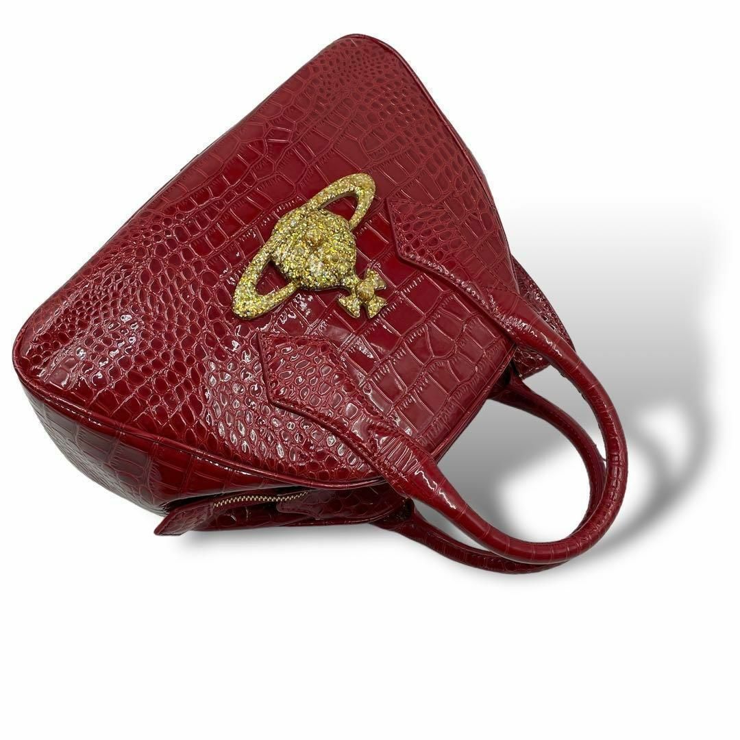 Vivienne Westwood(ヴィヴィアンウエストウッド)のVivienne Westwood ハンドバッグ オーブ クロコ型押し 赤 レディースのバッグ(ハンドバッグ)の商品写真