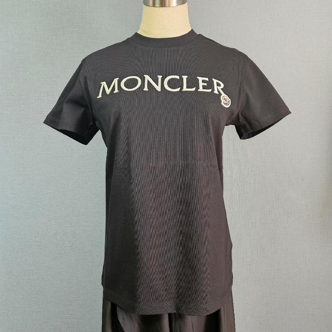 MONCLER(モンクレール)の【新品未使用】MONCLER ロゴ刺繍 コットン Tシャツ レディースのトップス(Tシャツ(半袖/袖なし))の商品写真