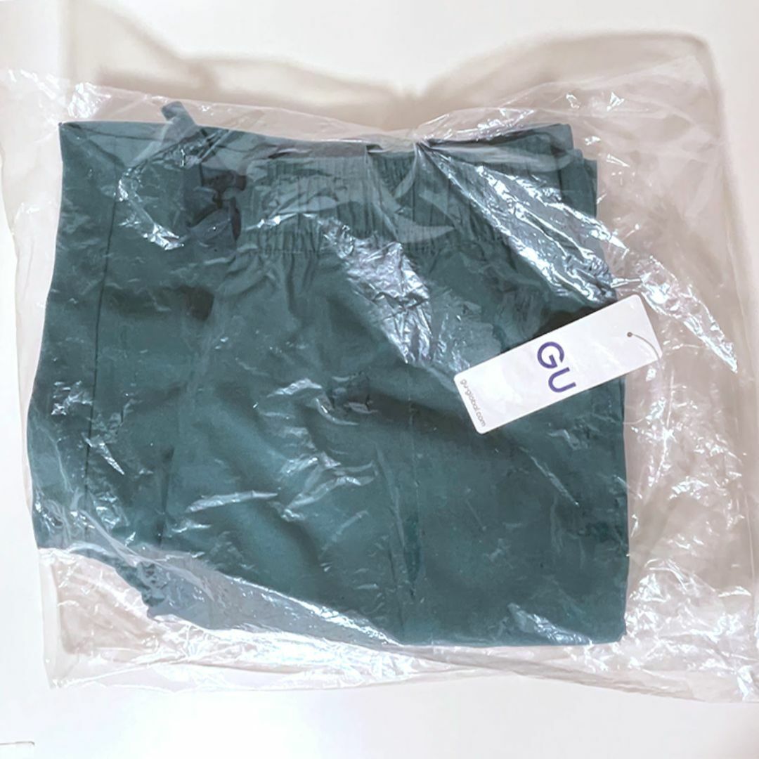 GU(ジーユー)のGU 新品 ドライラウンジイージーショーツ Mサイズ 58 DARK GREEN メンズのパンツ(ショートパンツ)の商品写真