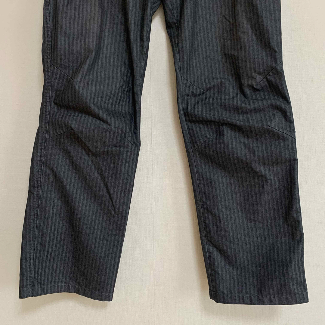 le coq sportif(ルコックスポルティフ)のルコックスポルティフ W85 メンズ パンツ ゴルフ ストライプ ダークグレー メンズのパンツ(その他)の商品写真