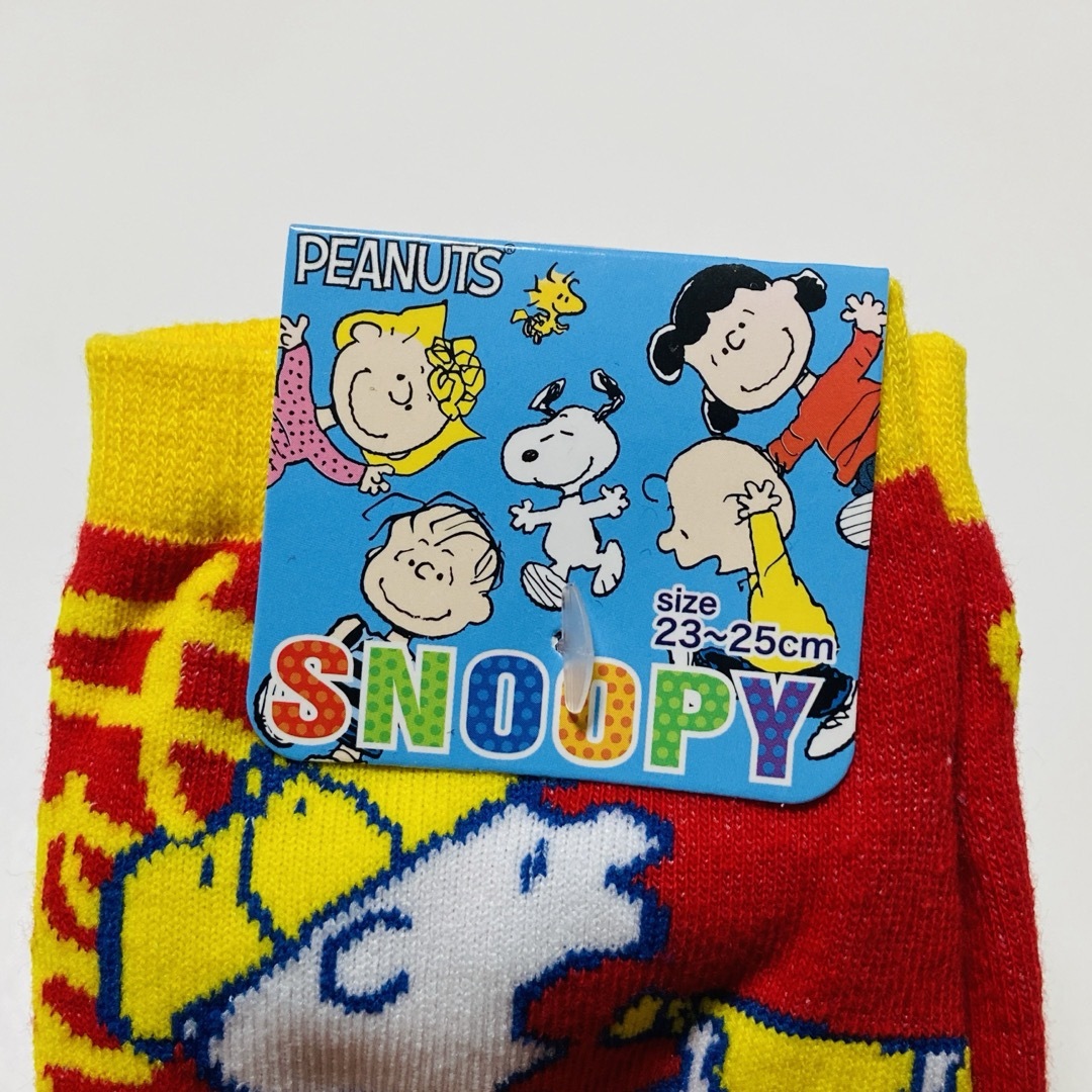 SNOOPY(スヌーピー)の新品未使用　スヌーピー　ソックス　靴下　23〜25cm レディースのレッグウェア(ソックス)の商品写真