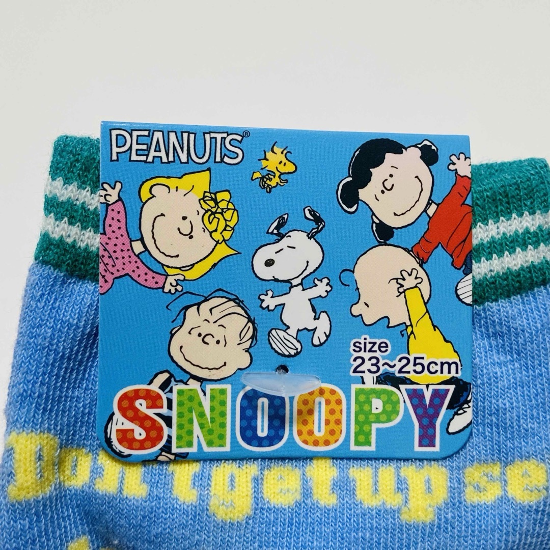 SNOOPY(スヌーピー)の新品未使用　スヌーピー　ソックス　靴下　23〜25cm レディースのレッグウェア(ソックス)の商品写真