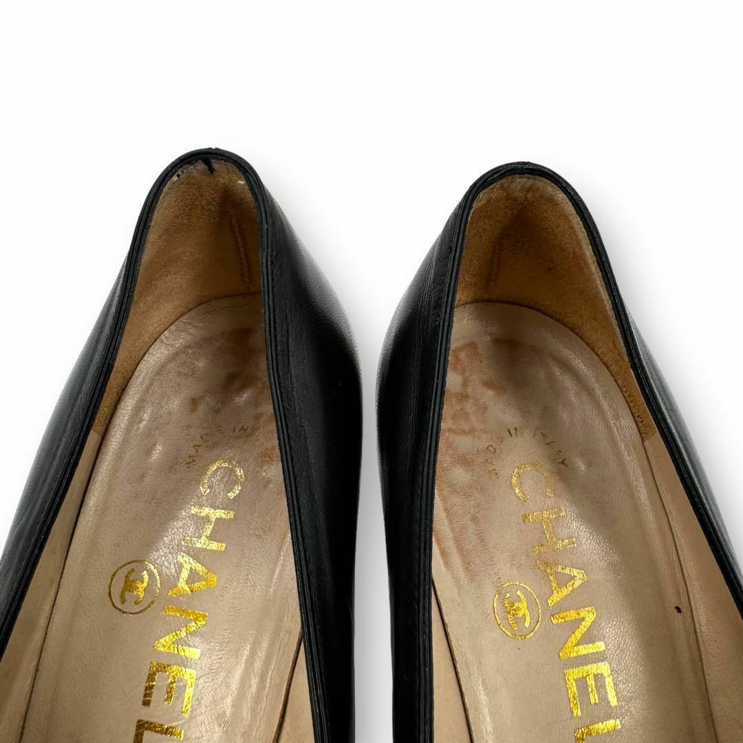 CHANEL(シャネル)の良品 CHANEL シャネル パンプス ヒール ココマーク 金ロゴ 36表記 黒 レディースの靴/シューズ(ハイヒール/パンプス)の商品写真