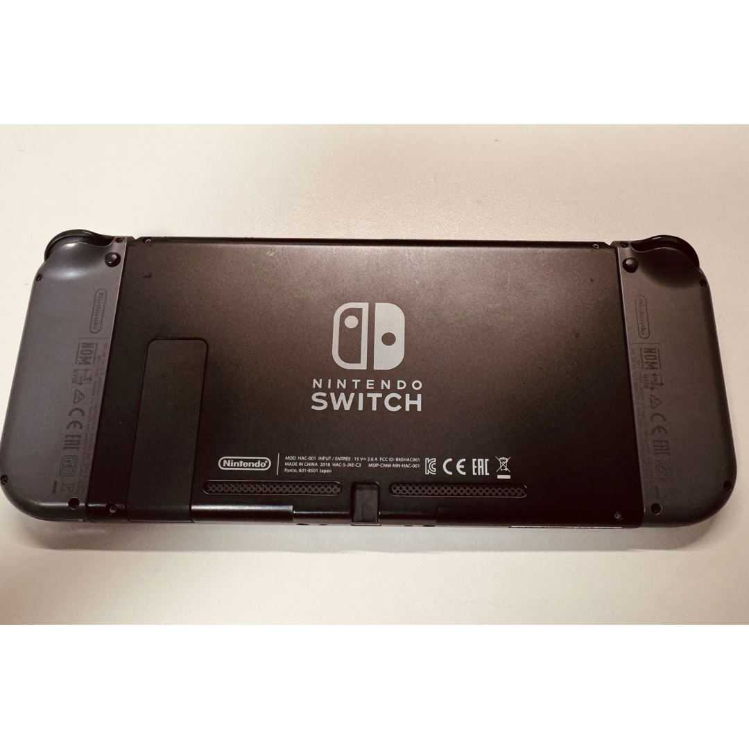 Nintendo Switch(ニンテンドースイッチ)のNintendo Switch JOY-CON グレー 本体  HAC-S-KA エンタメ/ホビーのゲームソフト/ゲーム機本体(家庭用ゲーム機本体)の商品写真