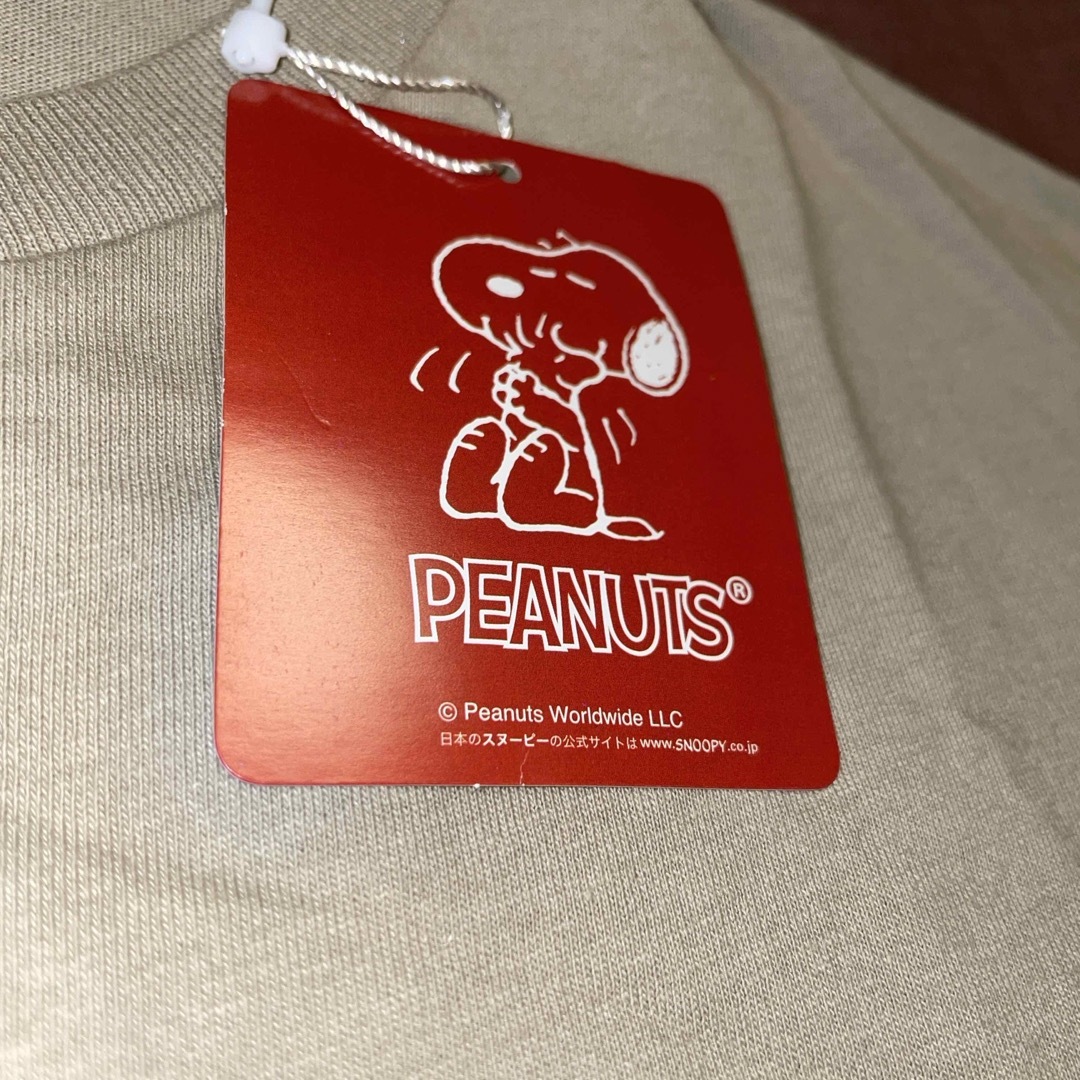 PEANUTS(ピーナッツ)のタグ付き ベージュ ピーナッツ peanuts スヌーピー SNOOPY シャツ メンズのトップス(Tシャツ/カットソー(半袖/袖なし))の商品写真