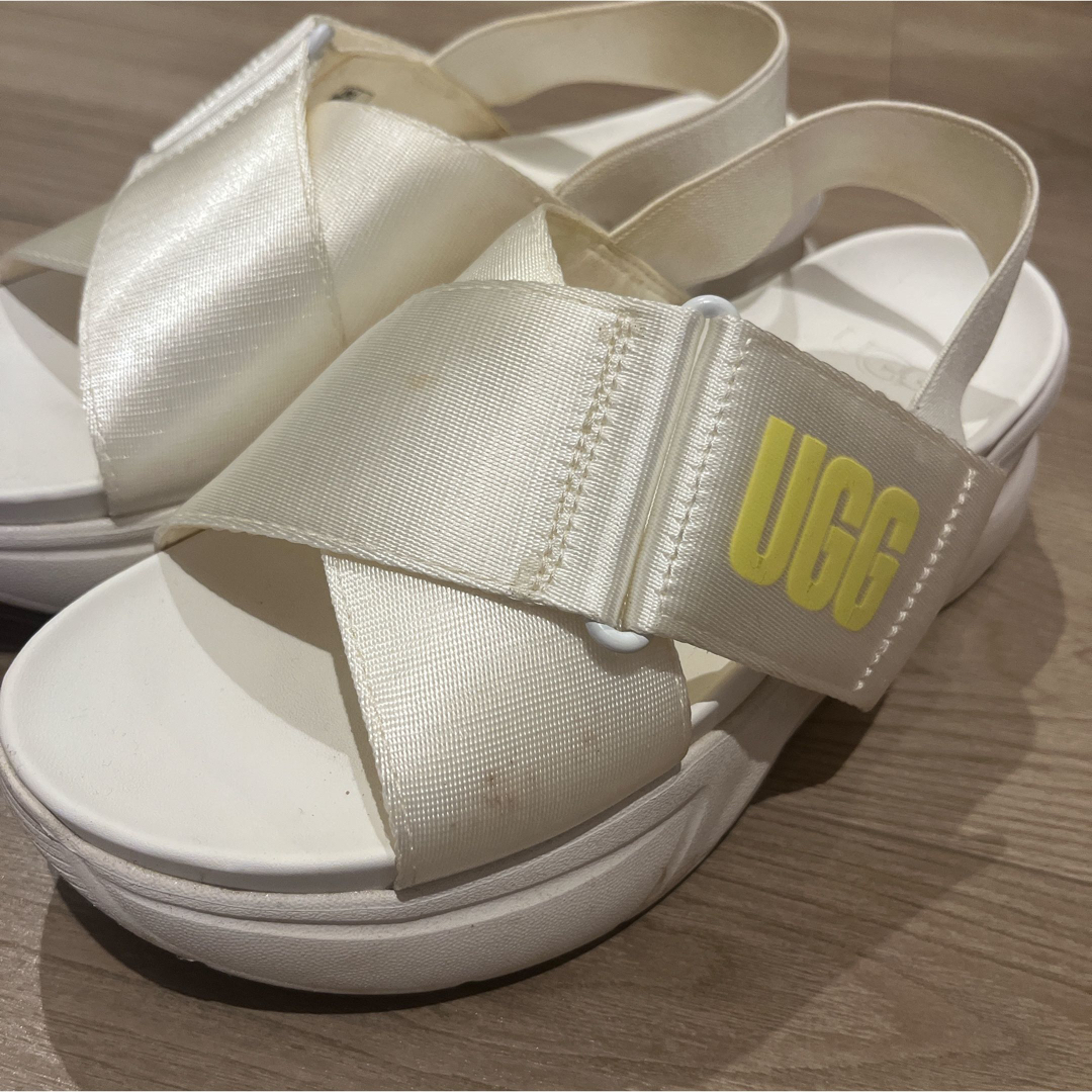 UGG(アグ)のUGG La breeze  アグ　スポサン　厚底サンダル　スポーツサンダル レディースの靴/シューズ(サンダル)の商品写真