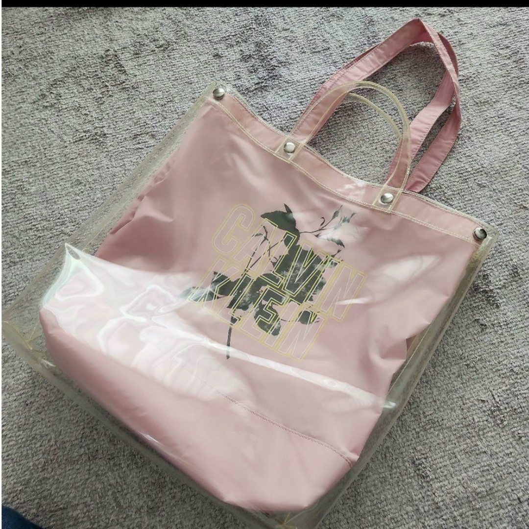 Calvin Klein(カルバンクライン)のCalvin Klein　カルバンクライン　バッグ　ビニール　ロゴ　ピンク　CK レディースのバッグ(トートバッグ)の商品写真