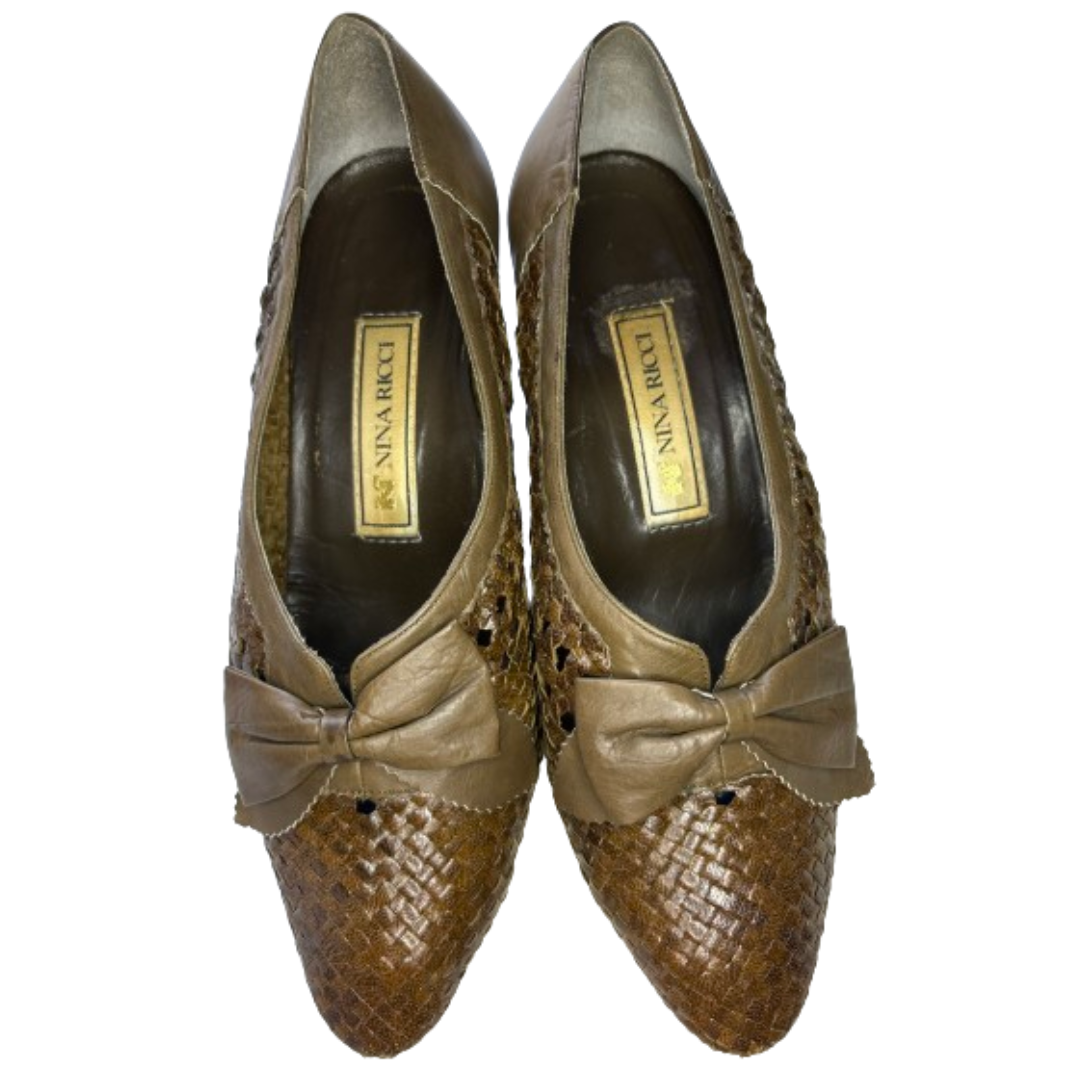 NINA RICCI(ニナリッチ)の最終値下げ NINARICCI ニナリッチ パンプス 中古品 美品 23.0cm レディースの靴/シューズ(ハイヒール/パンプス)の商品写真