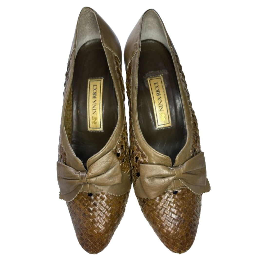 NINA RICCI(ニナリッチ)の最終値下げ NINARICCI ニナリッチ パンプス 中古品 美品 23.0cm レディースの靴/シューズ(ハイヒール/パンプス)の商品写真