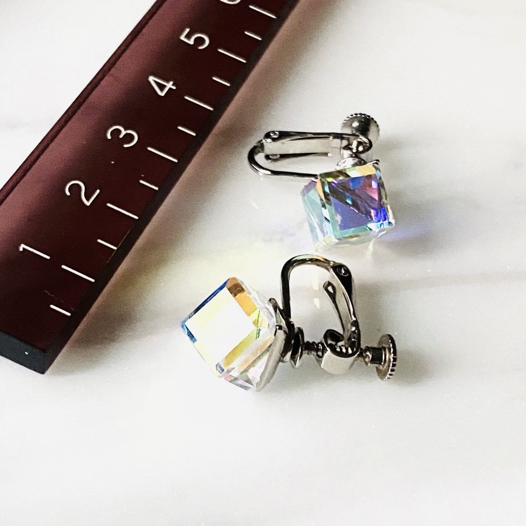 カラフル❤︎キュービックイヤリング レディースのアクセサリー(イヤリング)の商品写真