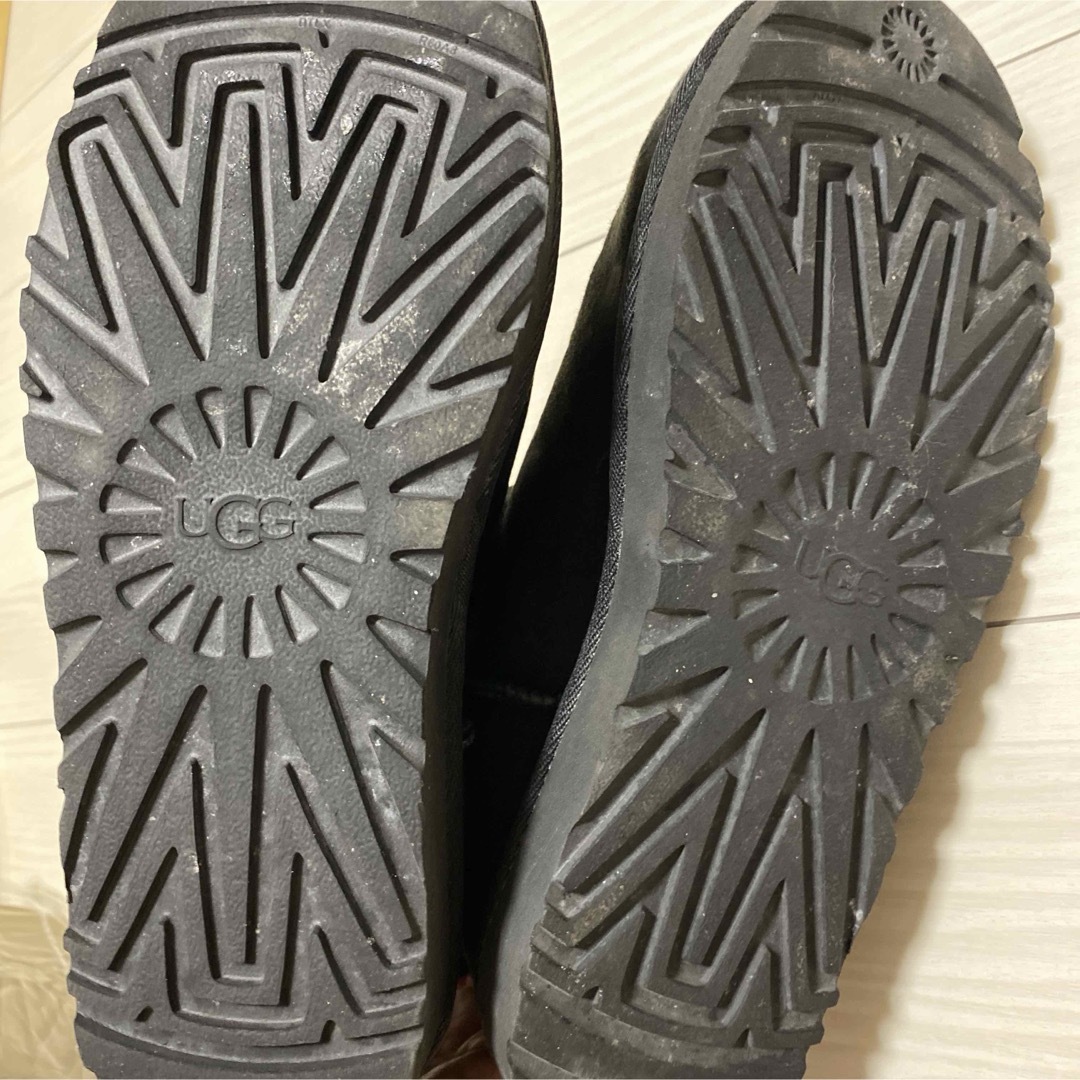 UGG(アグ)のUGG ムートンブーツ　ブラック　25 レディースの靴/シューズ(ブーツ)の商品写真