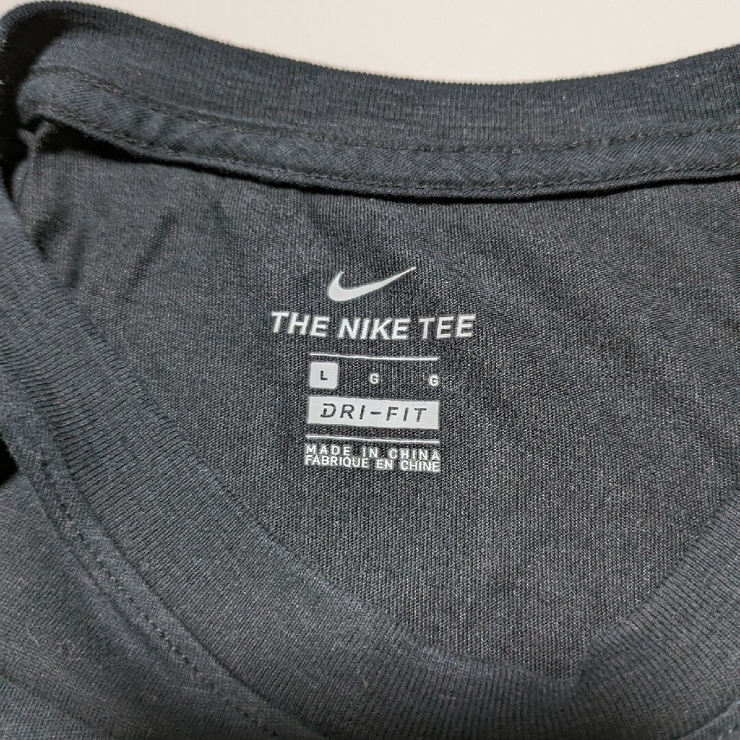 NIKE(ナイキ)の中古 NIKE Tシャツ 黒 半袖 キッズ 女児 キッズ/ベビー/マタニティのキッズ服男の子用(90cm~)(Tシャツ/カットソー)の商品写真