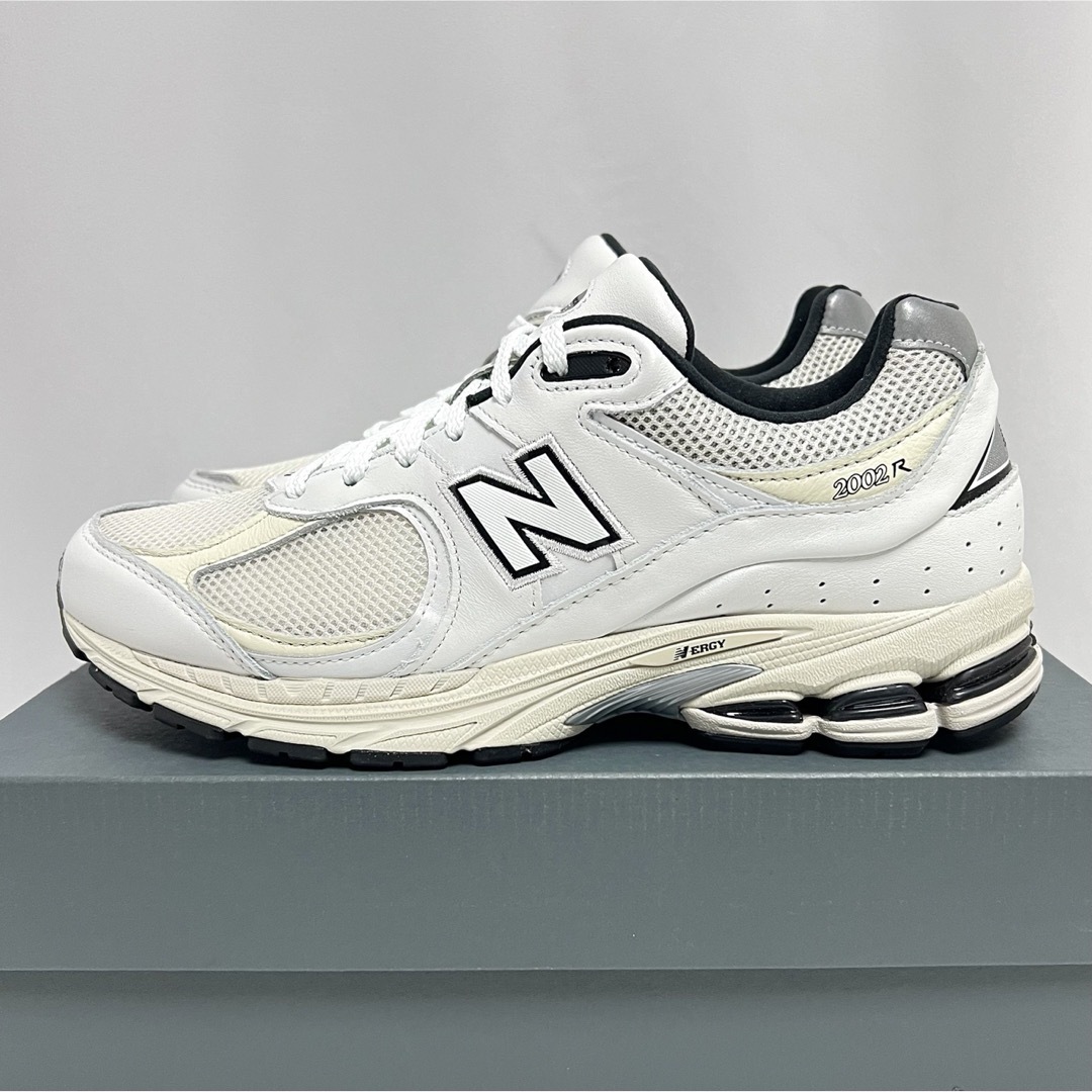 New Balance(ニューバランス)の28cm 新品 ニューバランス 2002 ホワイト スニーカー 2002RQ メンズの靴/シューズ(スニーカー)の商品写真