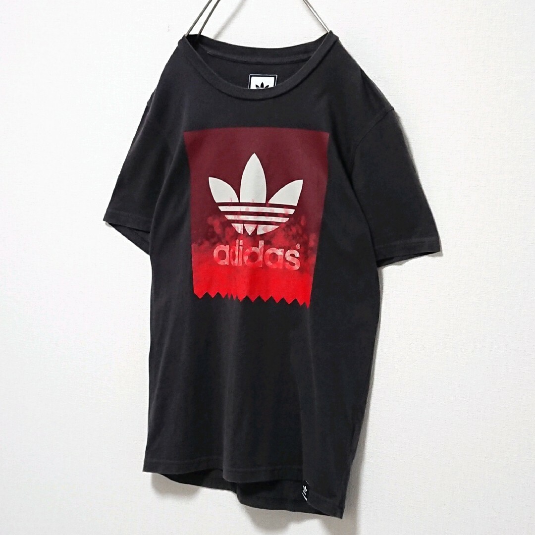 adidas(アディダス)のアディダス フロント トレフォイル プリント ロゴ ブラック 半袖 Tシャツ メンズのトップス(Tシャツ/カットソー(半袖/袖なし))の商品写真