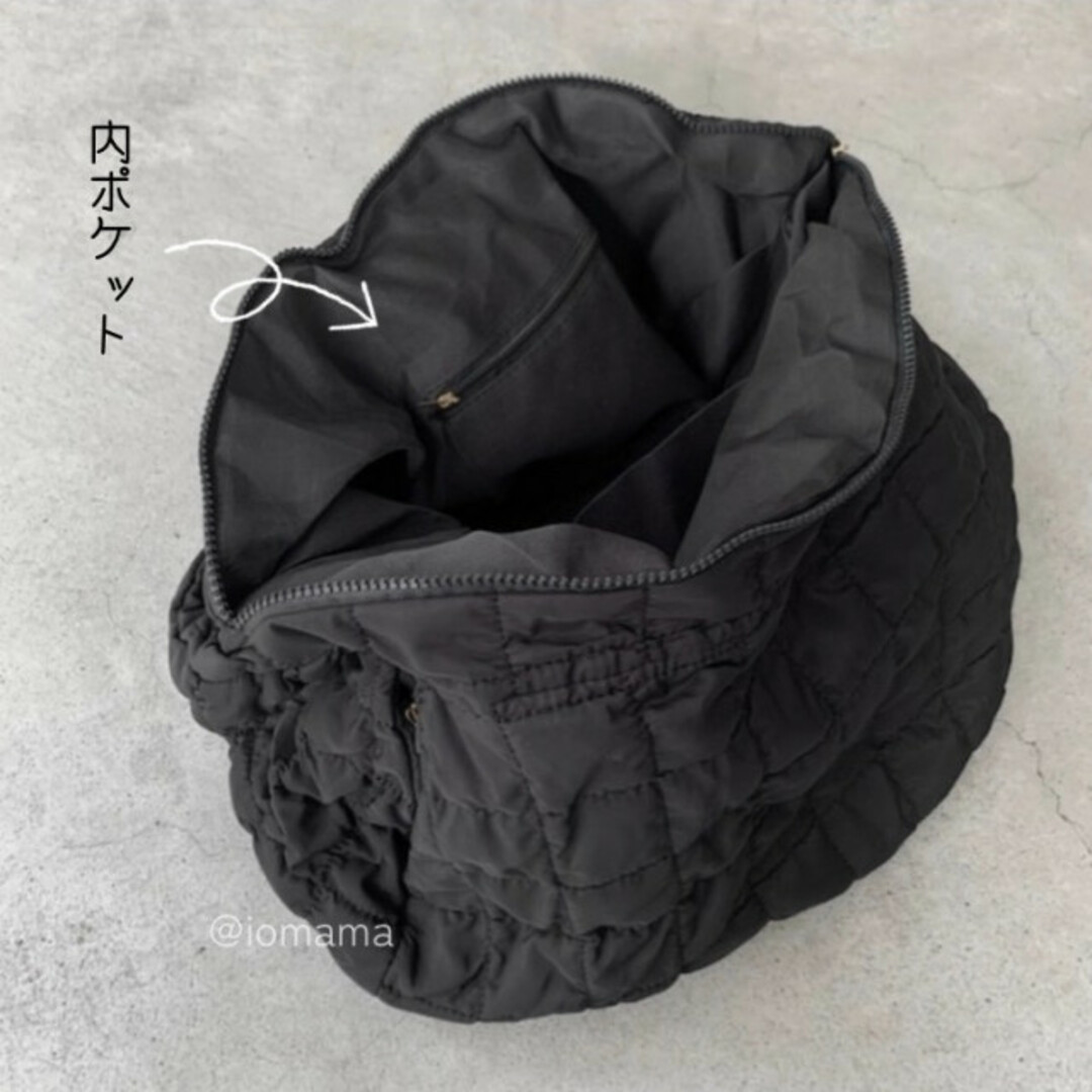 キルティング ビッグショルダーバッグ 黒 ブラック モノトーン 大容量 新品 レディースのバッグ(ショルダーバッグ)の商品写真