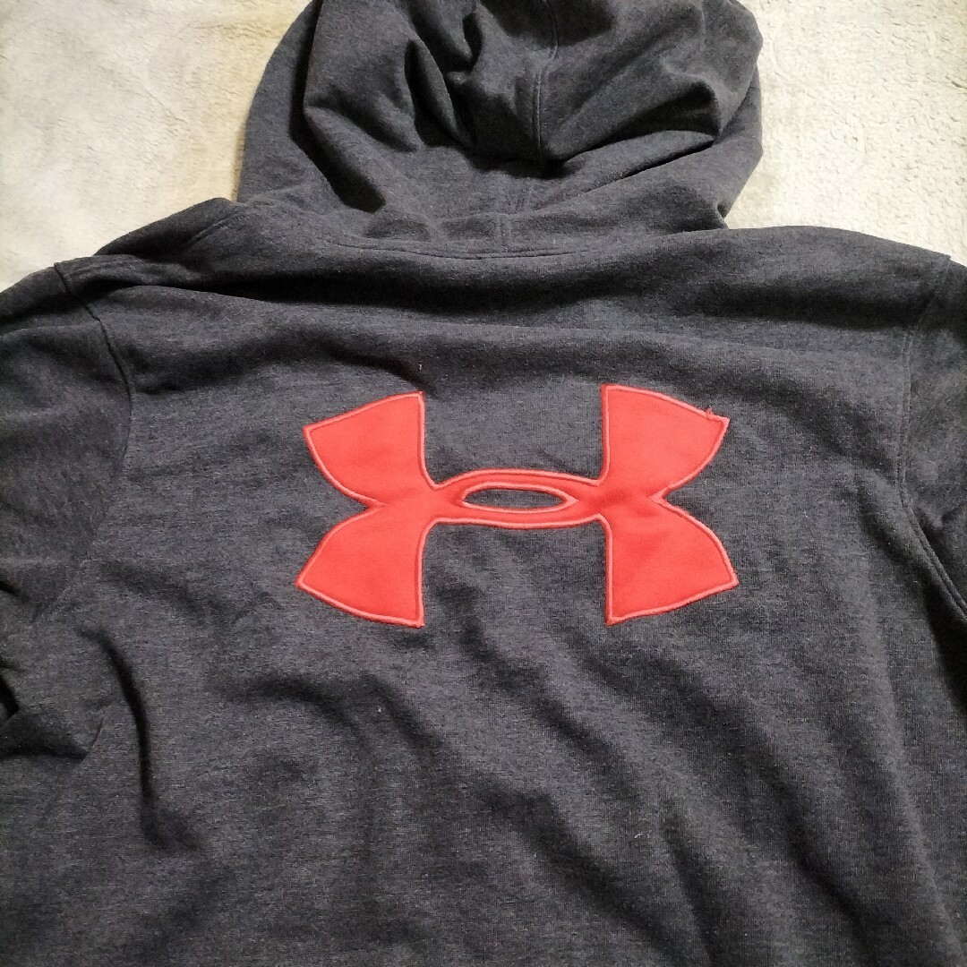 UNDER ARMOUR(アンダーアーマー)のUNDER ARMOR アンダーアーマー ビッグロゴ パーカー メンズのトップス(スウェット)の商品写真