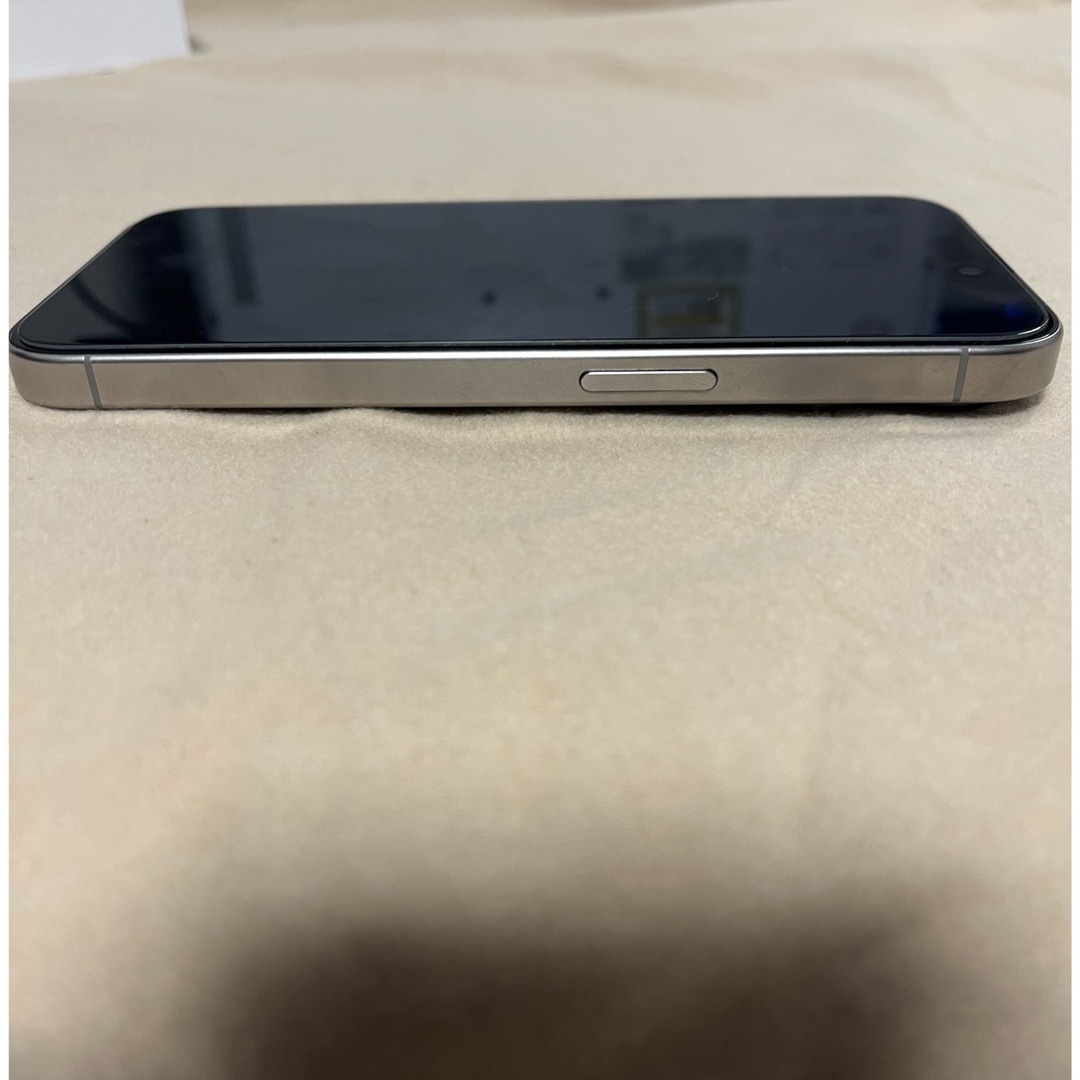 iPhone(アイフォーン)のiPhone 15 Pro 256 ナチュラルチタニウム スマホ/家電/カメラのスマートフォン/携帯電話(スマートフォン本体)の商品写真