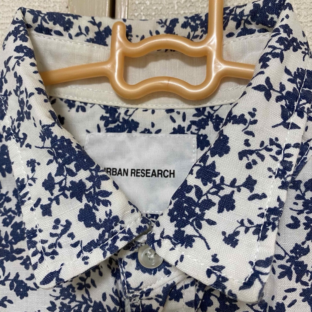 URBAN RESEARCH(アーバンリサーチ)のurbanresearch 花柄リネンシャツ アーバンリサーチ メンズのトップス(シャツ)の商品写真