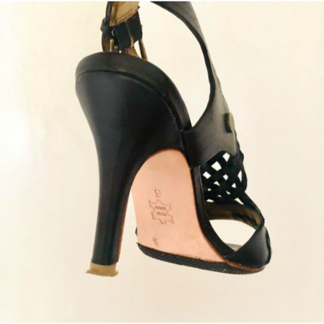 MANOLO BLAHNIK(マノロブラニク)の定価3.6万円　ドゥーズィエムセレクト　シンシアヴィンセント　サンダル レディースの靴/シューズ(サンダル)の商品写真