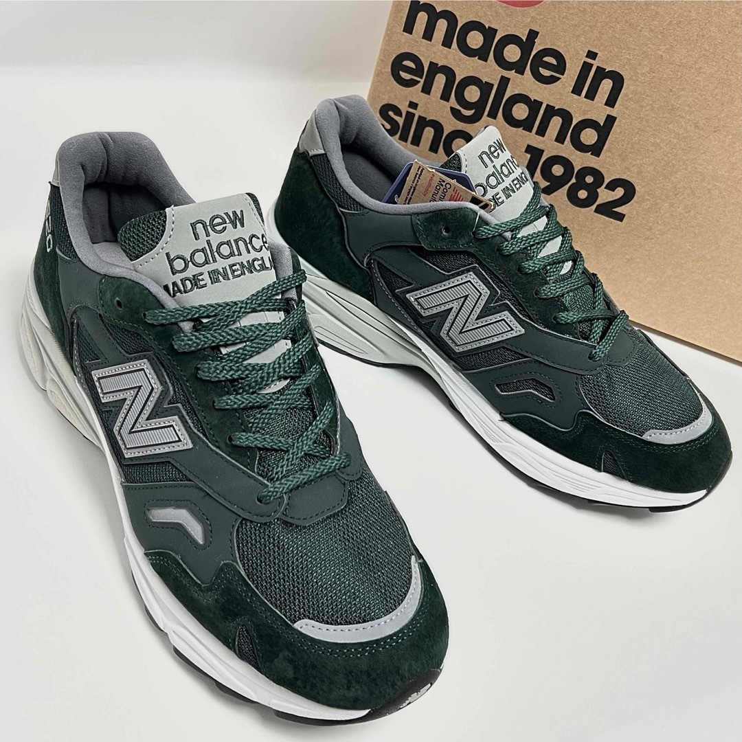 New Balance(ニューバランス)の28cm 新品 ニューバランス 920 緑 英国製 NEWBALANCE UK メンズの靴/シューズ(スニーカー)の商品写真