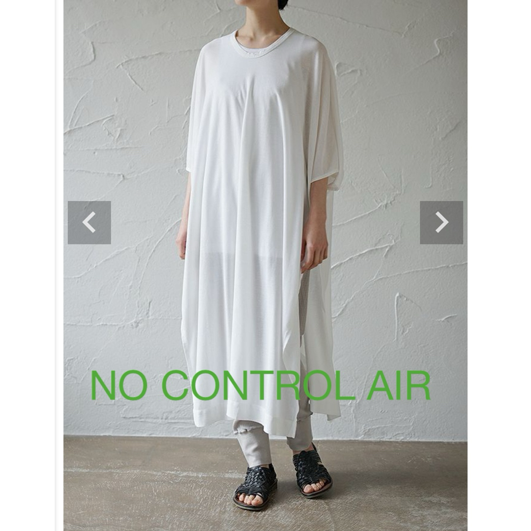 nest Robe(ネストローブ)のNO CONTROL AIR ノーコントロールエアー ポンチョドレス 白 レディースのワンピース(ロングワンピース/マキシワンピース)の商品写真