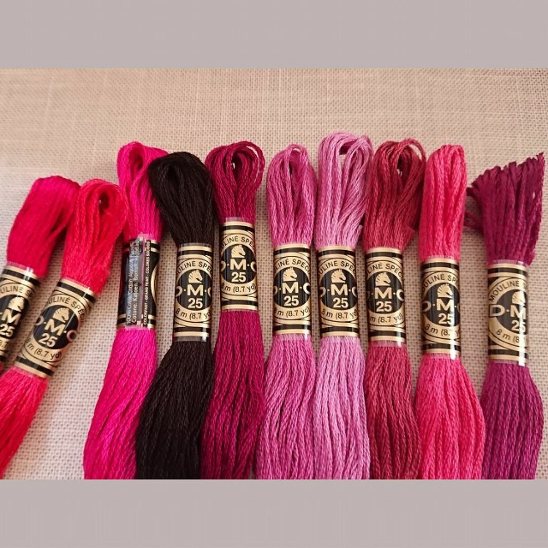 DMC　刺繍糸　赤系　10色 A ハンドメイドの素材/材料(生地/糸)の商品写真