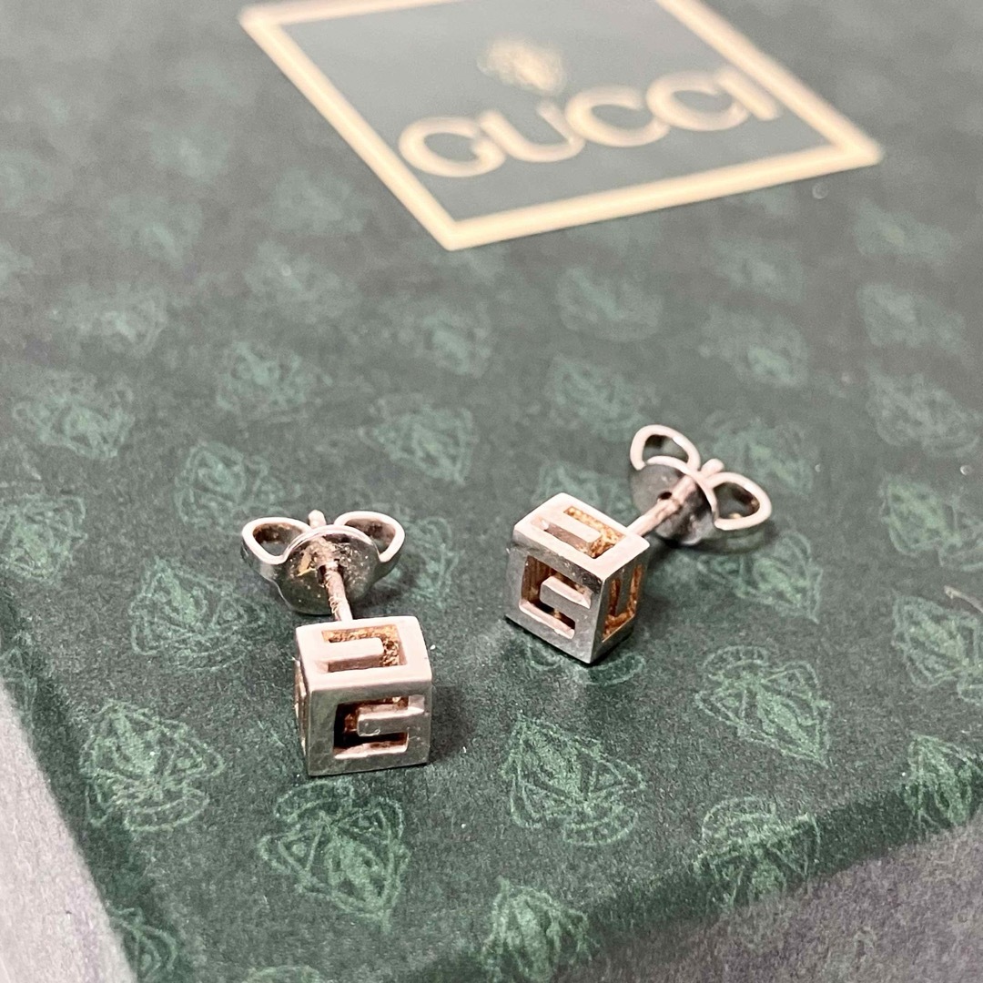 GUCCI グッチ サイコロ 四角 SV925 AG925 シルバー ピアス | フリマアプリ ラクマ GUCCI グッチ サイコロ 四角 SV925 AG925 シルバー ピアス | フリマアプリ ラクマ
