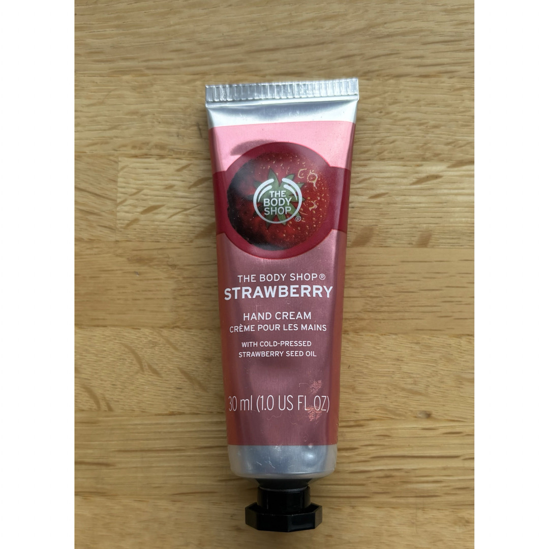 THE BODY SHOP(ザボディショップ)の★新品未開封★ザ・ボディショップ★ハンドクリーム★ストロベリー★30ml★いちご コスメ/美容のボディケア(ハンドクリーム)の商品写真