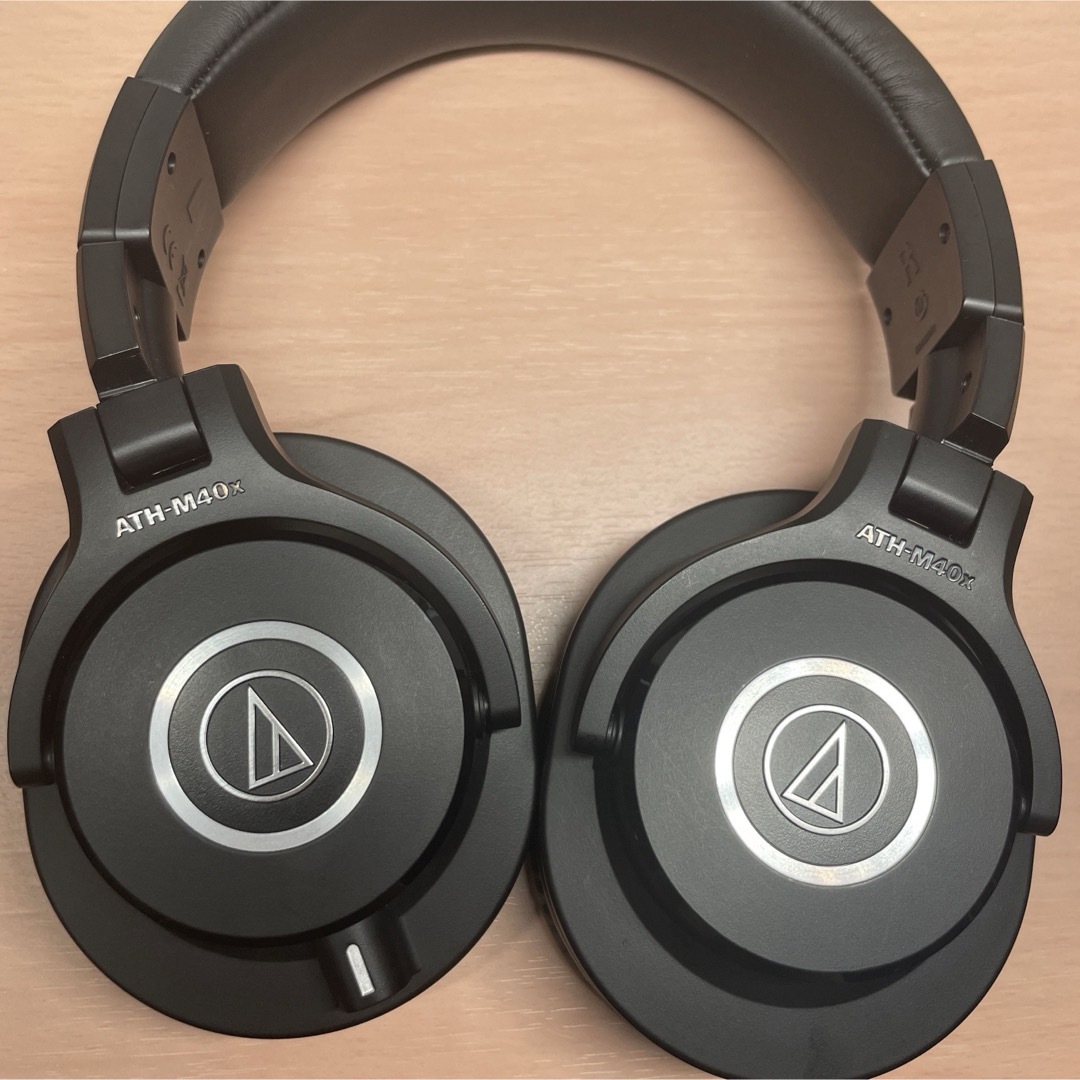 audio-technica ヘッドホン M ATH-M40X スマホ/家電/カメラのオーディオ機器(ヘッドフォン/イヤフォン)の商品写真