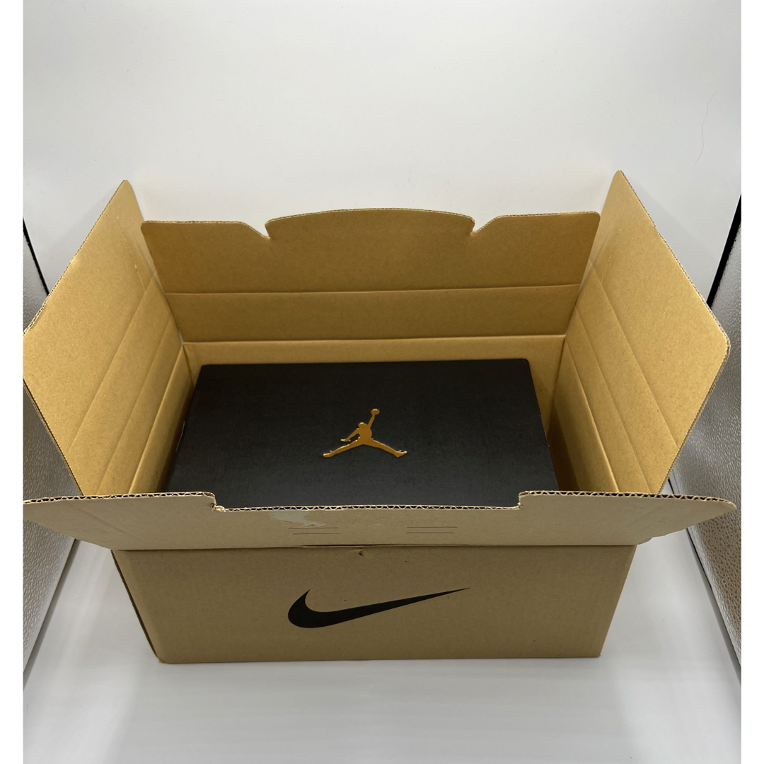 NIKE(ナイキ)の新品 NIKE AIR JORDAN 1 LOW ナイキ エアジョーダン 9.5 メンズの靴/シューズ(スニーカー)の商品写真