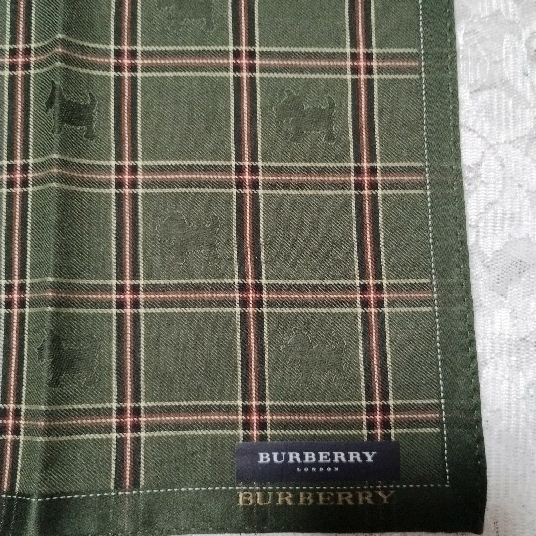 BURBERRY(バーバリー)のBURBERRY バーバリー☆新品未使用ハンカチ☆可愛いスコッチテリアの地模様 メンズのファッション小物(ハンカチ/ポケットチーフ)の商品写真