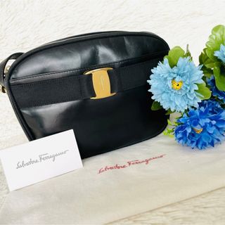 サルヴァトーレフェラガモ(Salvatore Ferragamo)の美品☆サルヴァトーレ フェラガモ ヴァラリボン ショルダーバッグ ブラック 黒(ショルダーバッグ)