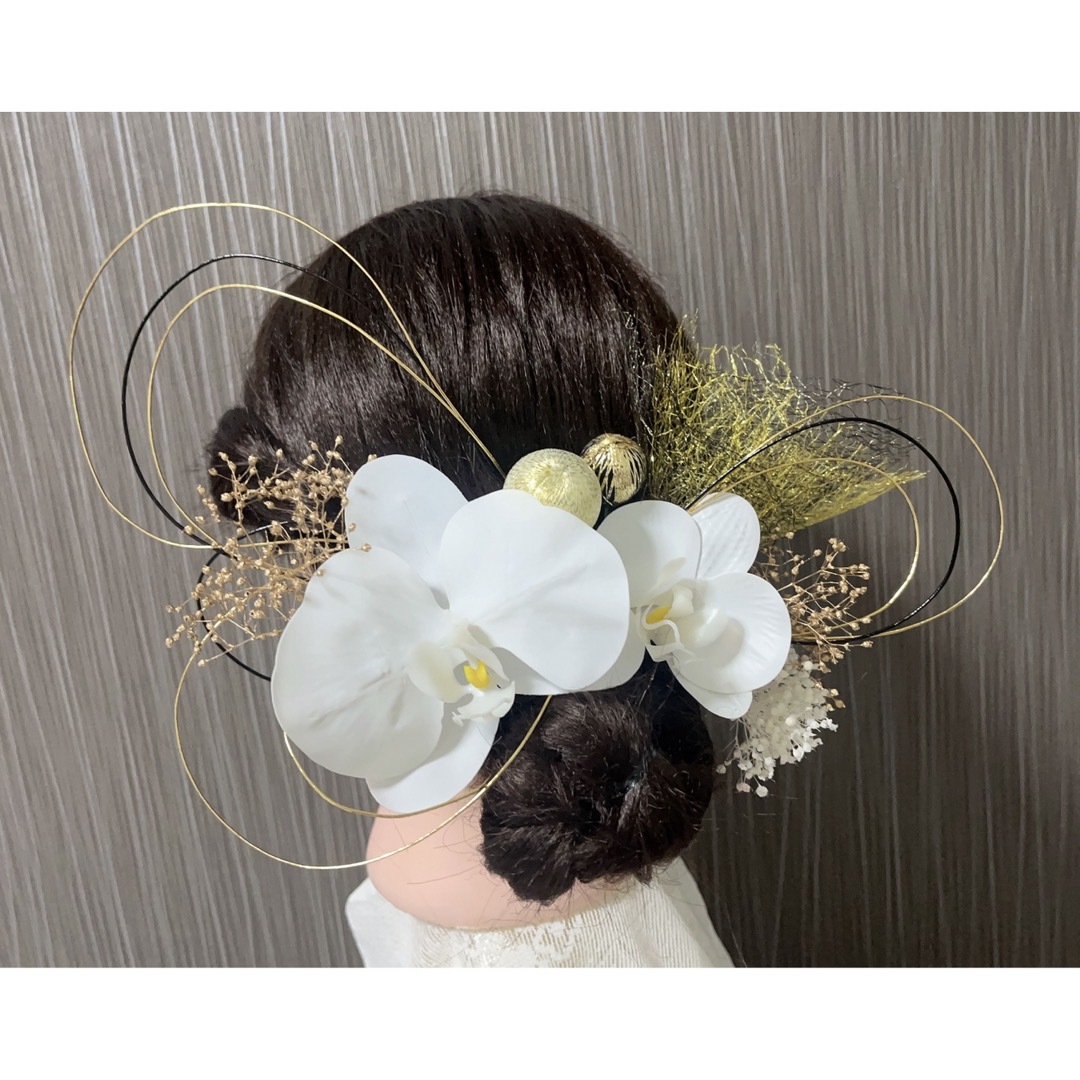 ミニ胡蝶蘭付き　髪飾り　和玉　水引　ブラックゴールド　前撮り結婚式卒業式成人式 レディースのヘアアクセサリー(ヘアピン)の商品写真
