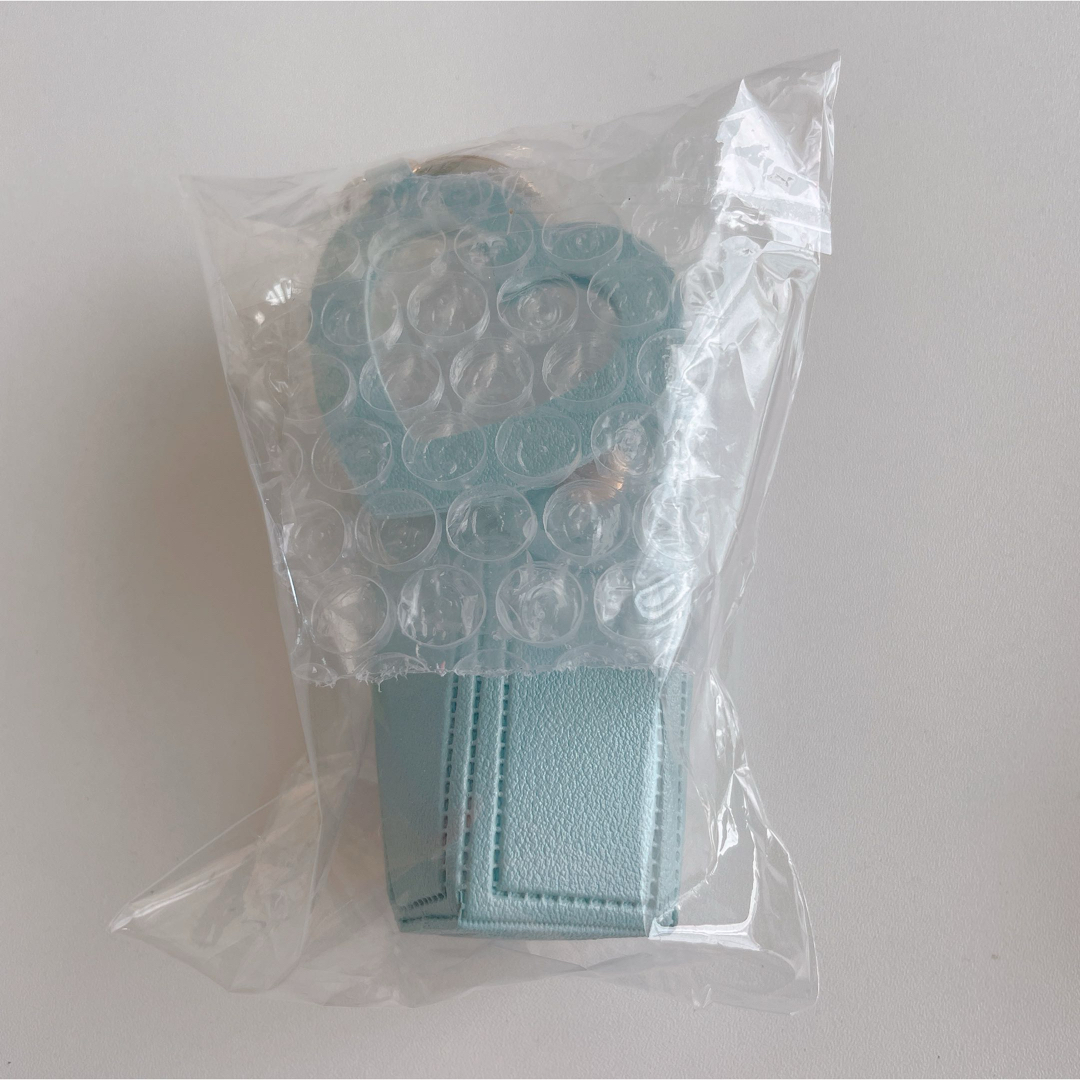リップケース ベビーブルー ポーチ ミラー付き バッグチャーム キーホルダー レディースのファッション小物(ポーチ)の商品写真