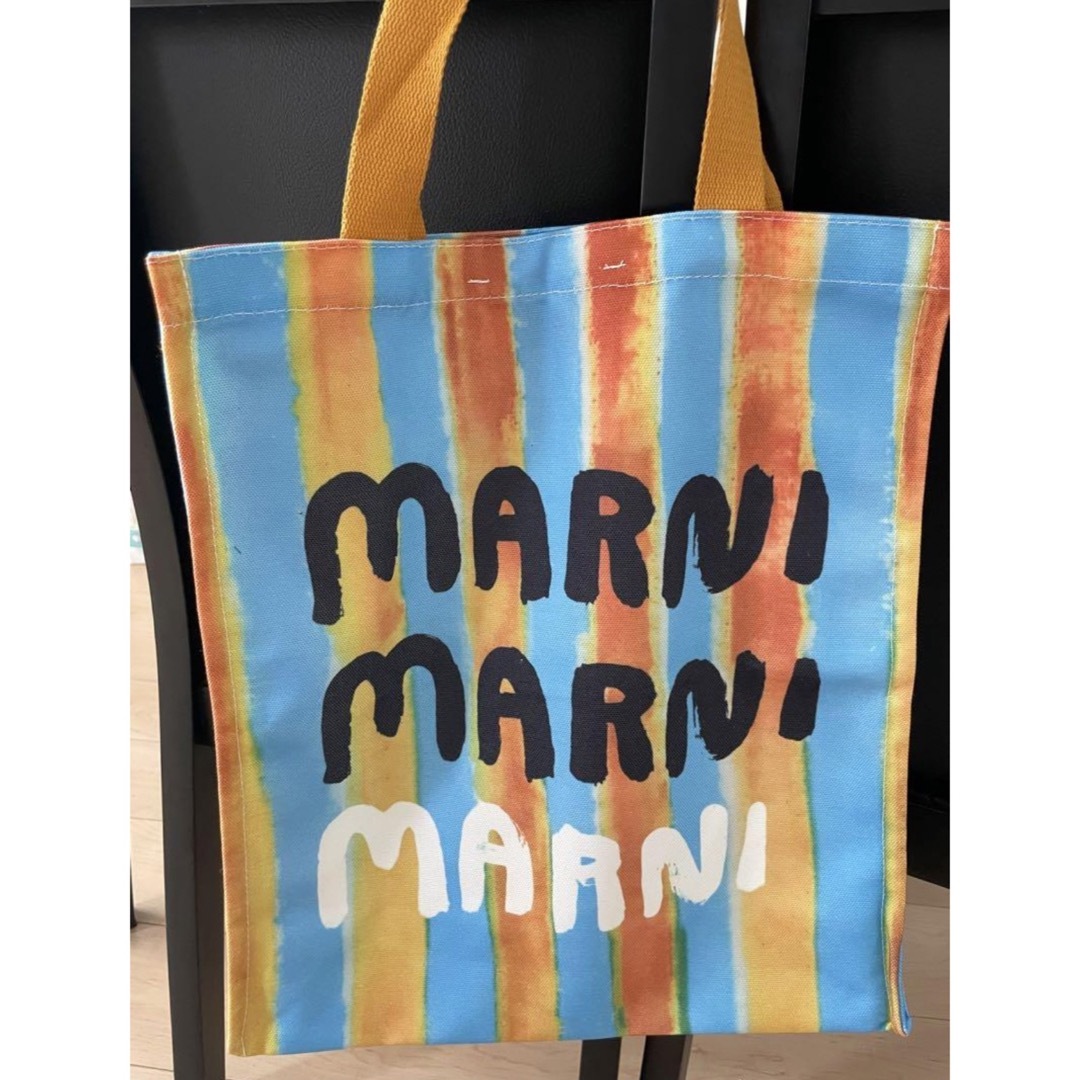 Marni(マルニ)のシャンハイ上海限定　マルニ　ノベルティトートバッグ　上海限定JC Plaza新店 レディースのバッグ(トートバッグ)の商品写真