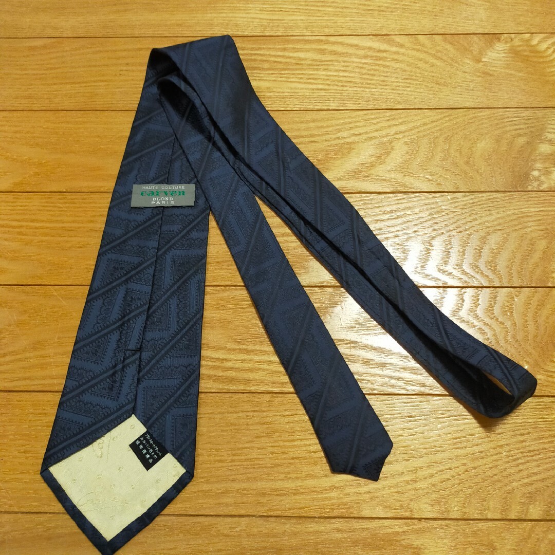carven　カルバン社　ネクタイ　絹100％　シルク　フランスオートクチュール メンズのファッション小物(ネクタイ)の商品写真
